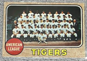 lot 52 image: 1968 Topps Baseball Card #528 - Detroit Tigers Team Card #528