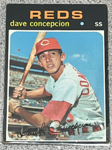 lot 60 image: 1971 Topps Baseball Card #14 - Dave Concepcion Baseball Card #14