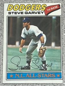 lot 84 image: 1977 Topps Baseball Card #400 - Steve Garvey