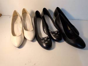 lot 15 image: Mixed Brand Womens Dress Shoe Collection