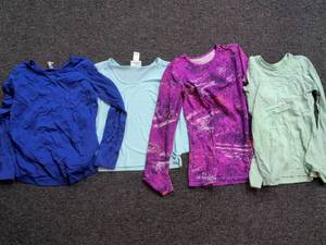 lot 82 image: Womens Long Sleeve Athletic Tops Mixed Lot Size S and M
