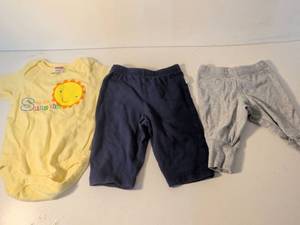 lot 83 image: Baby Clothing Set with Sunshine Bodysuit and Pants Size NB 0-3Months