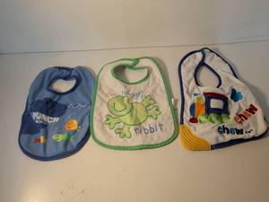 lot 103 image: Baby Bibs Set with Fun Designs