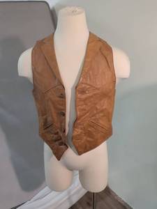lot 125 image: Rome Brown Leather Vest Size 46