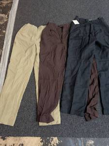 lot 132 image: Eddie Bauer Classic Trousers Womens Size 8 Bundle