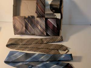 lot 135 image: Mens Silk Necktie Collection