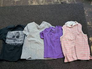 lot 152 image: Mixed Brand Womens Clothing Bundle T-Shirts and Hoodie Lot