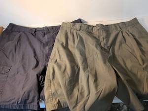 lot 164 image: Mens Casual Pants Bundle - Wrangler and Military Style Trousers