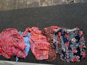 lot 170 image: Mixed Pattern Fabric Scarf Collection