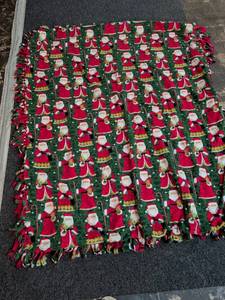 lot 177 image: Christmas Santa Claus Pattern Fleece Throw Blanket