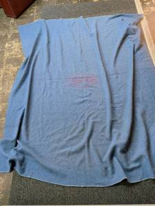 lot 179 image: Oliver Tractor Blue blanket