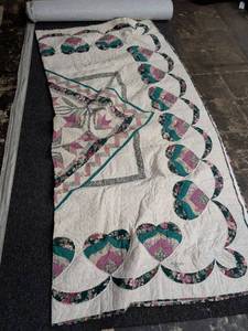 lot 191 image: Handmade Wedding Ring Pattern Quilt from 1992