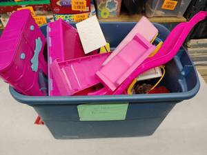lot 20418 image: Lot of Dolls and Dollhouse Accessories