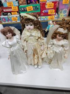 lot 20443 image: Set of 3 Collectible Vintage Porcelain Dolls