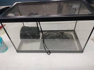 lot 20478 image: Glass Terrarium Tank