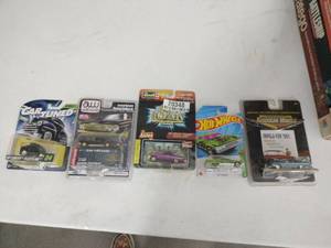 lot 20522 image: Lot of Die Cast Toy Cars