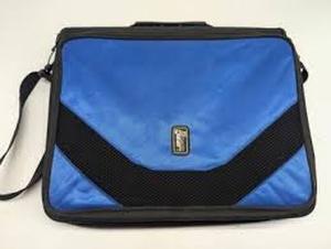 lot 20507 image: Tech Gear brand mega pocket zipper binder