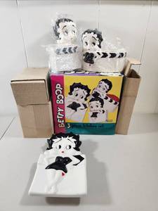 lot 100 image: Betty Boop 3 Piece Kitchen Set
