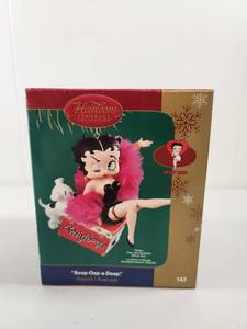 lot 106 image: Hallmark Betty Boop Boop-Oop-a-Doop Sound Christmas Ornament