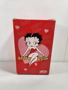 lot 110 image: Betty Boop Heart Christmas Ornament San Francisco Music Box Company