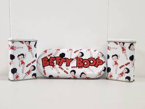 lot 120 image: Betty Boop Collectible Metal Tin Set with Storage Container