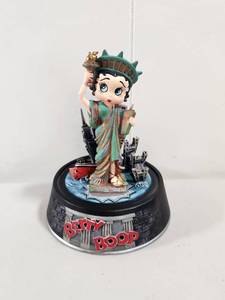 lot 134 image: Betty Boop Liberty Betty Hand-Painted Sculpture Limited Edition 1998 Franklin Mint