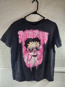 lot 145 image: Betty Boop 2009 Black Graphic T-Shirt Size Medium