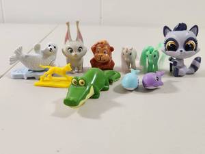 lot 172 image: Mixed Animal Figurine Collection Set