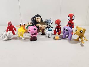 lot 173 image: Mixed Action Figure Collection Lot