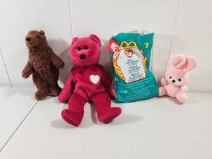 lot 176 image: TY Beanie Baby Collection with McDonalds Happy Meal Toy