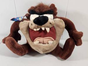 lot 208 image: Looney Tunes Tasmanian Devil Plush Spin N Snarl 1994