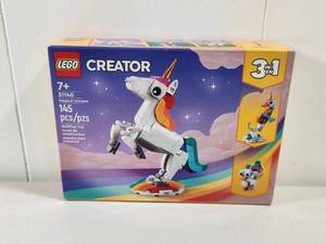 lot 210 image: LEGO Creator 31140 Magical Unicorn 3-in-1 Building Set Sealed