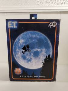lot 218 image: E.T. Elliott and Bicycle Action Figure Set with Motorized Pull-Back Action NECA