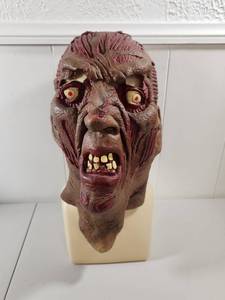 lot 229 image: Freddy Krueger Halloween Horror Mask 1984 New Line Cinema Licensed