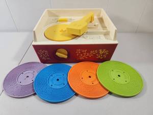 lot 252 image: Fisher Price Music Box Record Player with 4 Discs