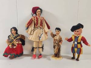 lot 259 image: International Folk Costume Dolls Collection Set of 4