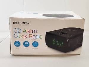 lot 283 image: Memorex CD Alarm Clock Radio with AMFM