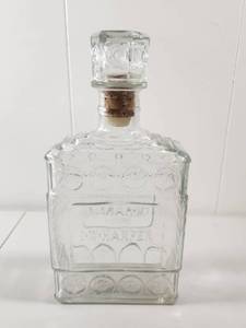 lot 299 image: Clear Glass Whiskey Decanter with Cork Stopper