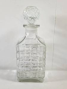 lot 301 image: Cut Crystal Glass Whiskey Decanter with Stopper