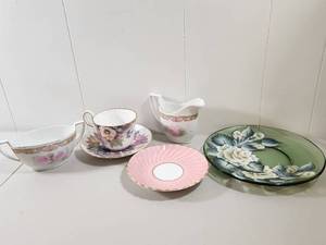 lot 312 image: Mixed Fine China Tea Set Collection with Aynsley Cup and Hand-Painted Plate