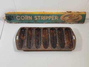 lot 325 image: Cast Iron Corn Pan and Corn Stripper with Original Box
