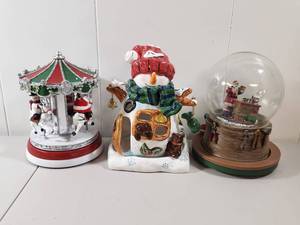 lot 333 image: Christmas Holiday Decorative Figure Collection