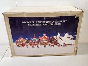 lot 335 image: 20 Piece Porcelain Christmas Village Set with Lights