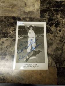 lot 531 image: Warren Hacker Cincinnati Red Legs Autographed Baseball Postcard