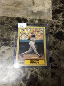 lot 541 image: 1987 Topps Barry Bonds Pittsburgh Pirates Rookie Baseball Card