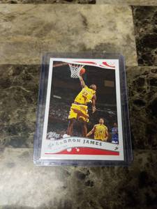 lot 590 image: 2005 Topps LeBron James Cleveland Cavaliers Basketball Card
