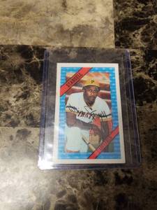 lot 597 image: 1972 Xograph Willie Stargell Pittsburgh Pirates Baseball Card