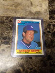 lot 602 image: 1984 Ralston Purina Company 1st Annual Collectors Edition George Brett Kansas City Royals Baseball Card