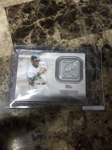 lot 619 image: 2021 Topps Commemorative 70th Anniversary Patch Frank Thomas Chicago White Sox Baseball Card