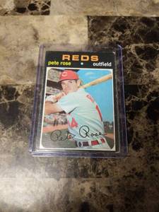 lot 632 image: 1971 Topps Pete Rose Cincinnati Reds Baseball Card